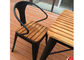 Απλή σύγχρονη στερεά ξύλινη υπαίθρια επιτραπέζια έδρα μπαλκονιών επίπλων που τίθεται για το φραγμό καφέδων ελεύθερου χρόνου προμηθευτής
